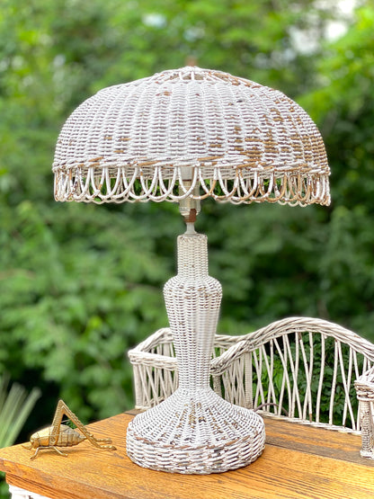 Vintage White Wicker Table Lamp