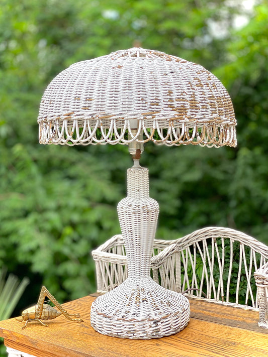 Vintage White Wicker Table Lamp