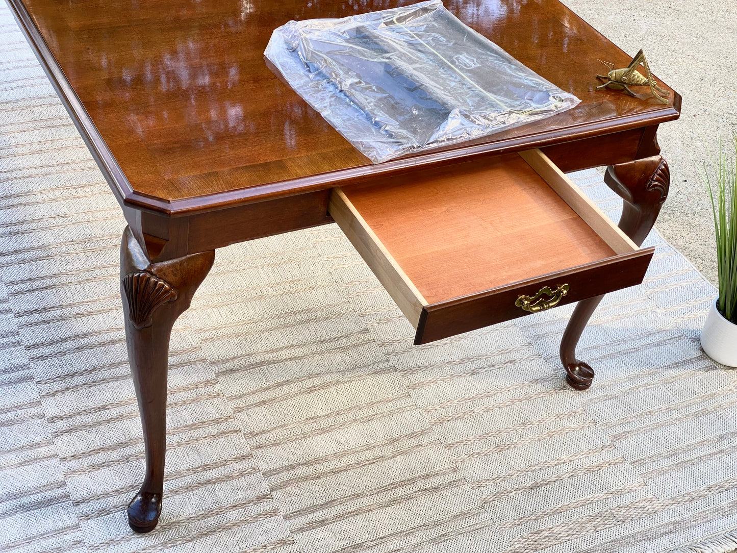 Beautiful Thomasville Dining Table