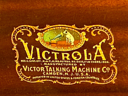 Antique Victrola Talking Machine VV-215 Working