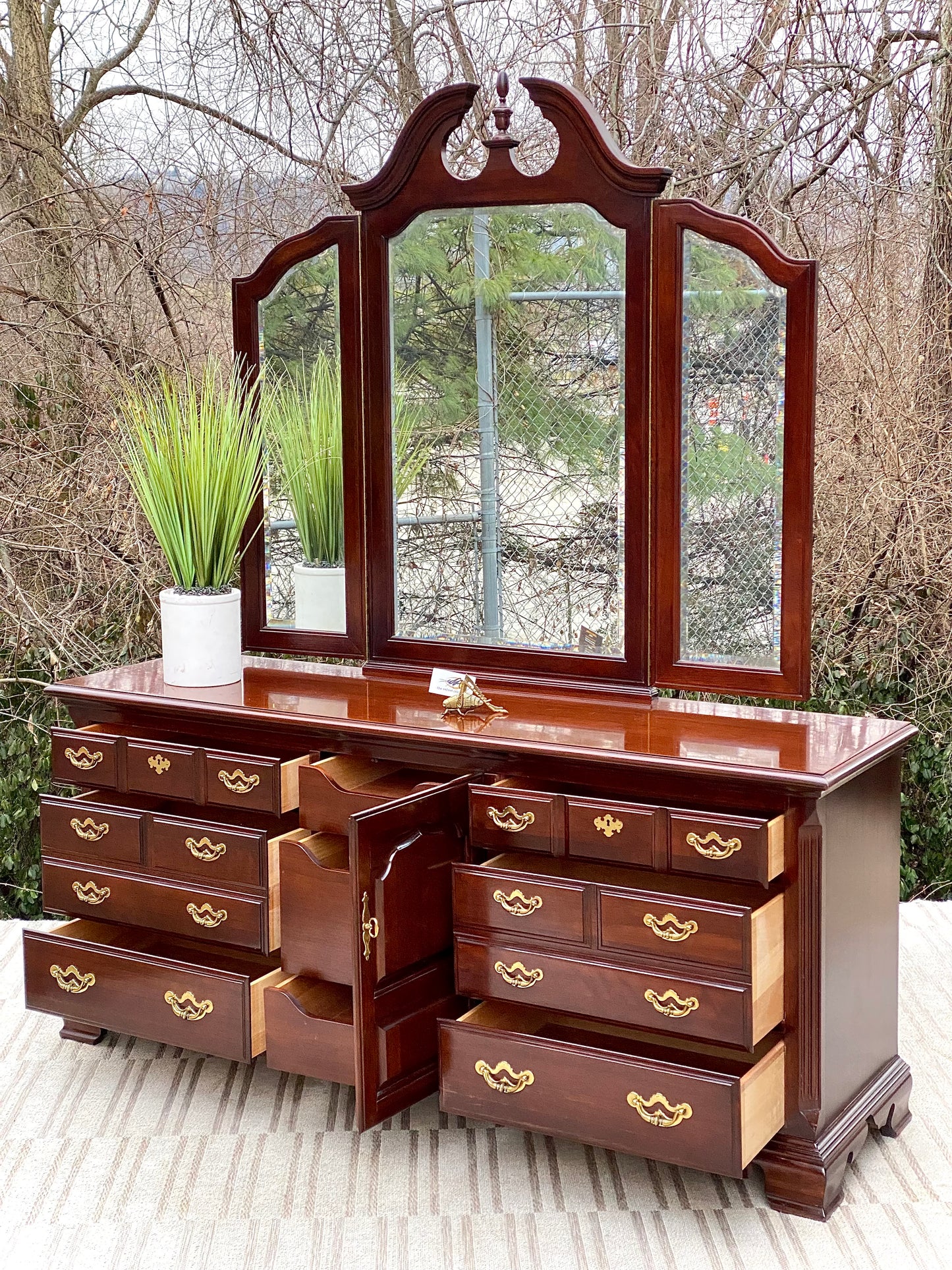 Nice Thomasville Cherry 9 Drawer Mirrored Dresser