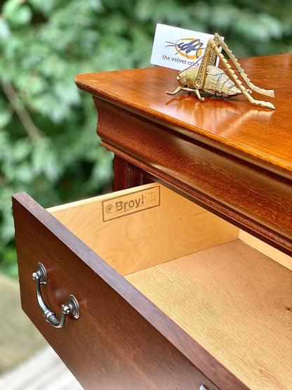 Nice Wooden Broyhill 5 Drawer Highboy Dresser