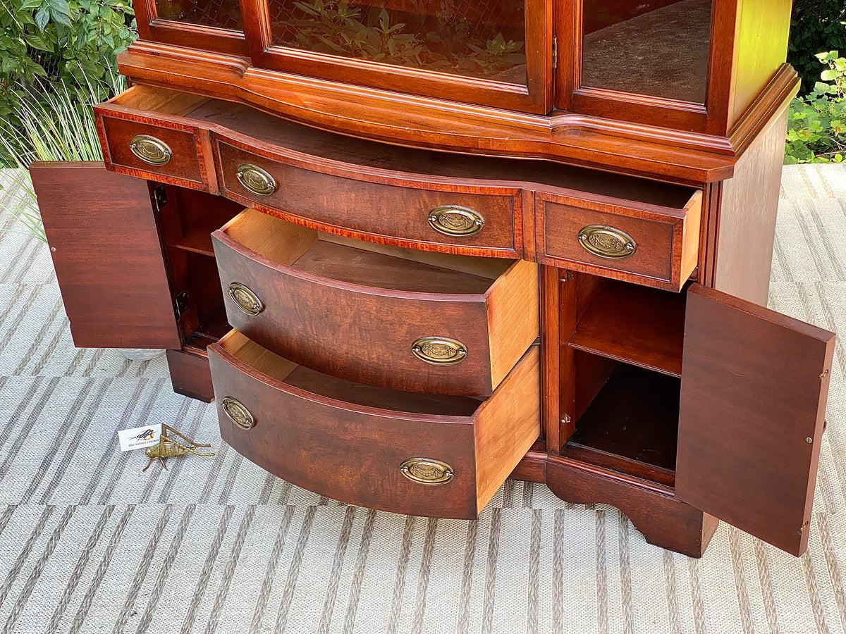 Vintage Federal Style Wooden Display Hutch