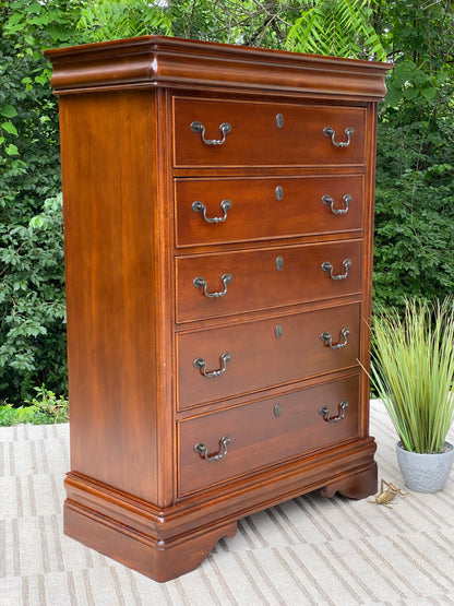 Beautiful Wooden 5 Drawer Highboy Dresser