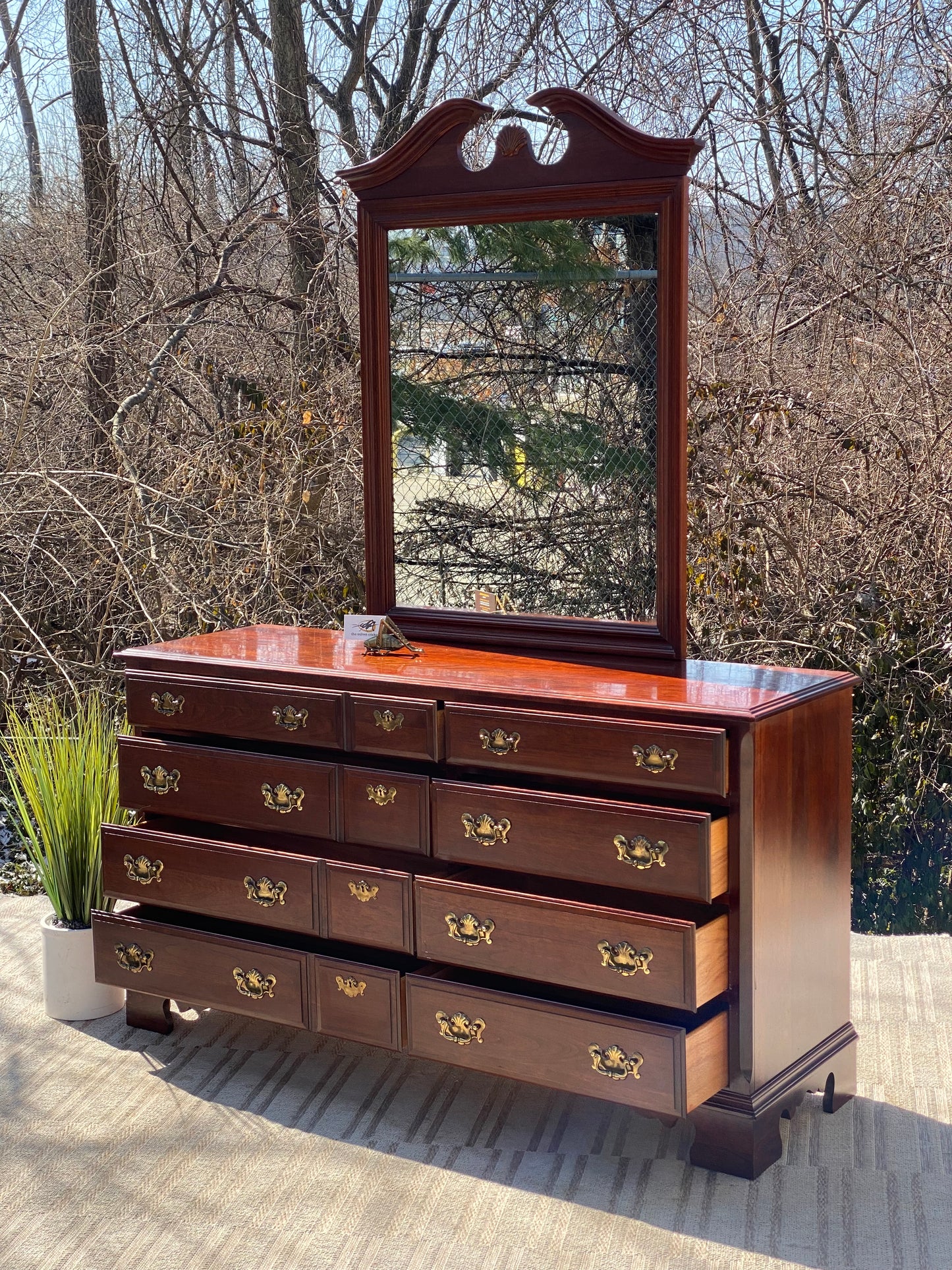 Beautiful Pennsylvania House 8 Drawer Wooden Dresser