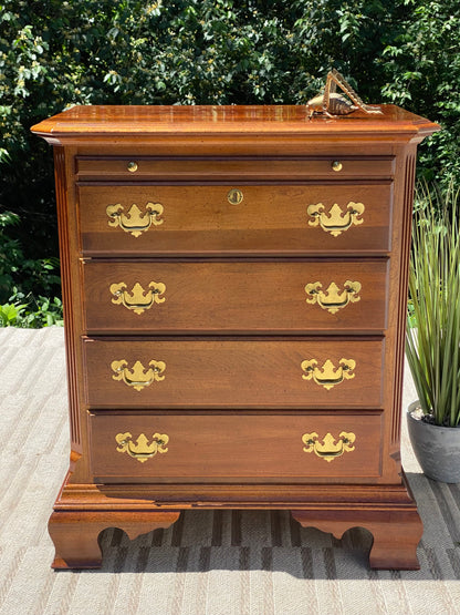 Vintage Kincaid Wooden 4 Drawer Bachelor’s Chest Dresser
