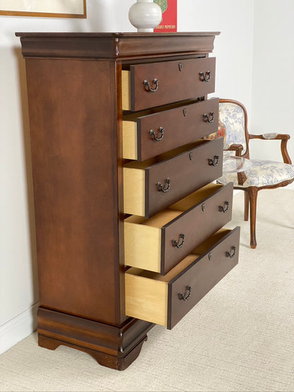 Modern Broyhill 5 Drawer Dresser