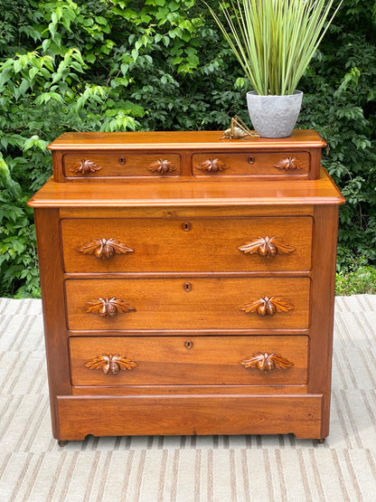 Vintage Wooden Pine Cone 5 Drawer Dresser