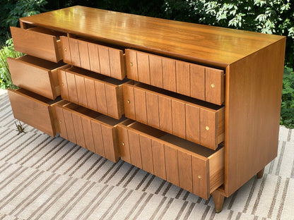 Retro MCM Kroehler 9 Drawer Dresser