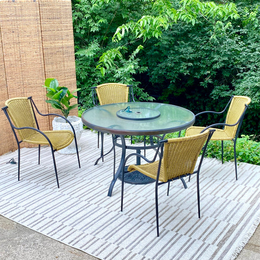 Nice 6 Piece Vinyl Metal Patio Table & Chair Set