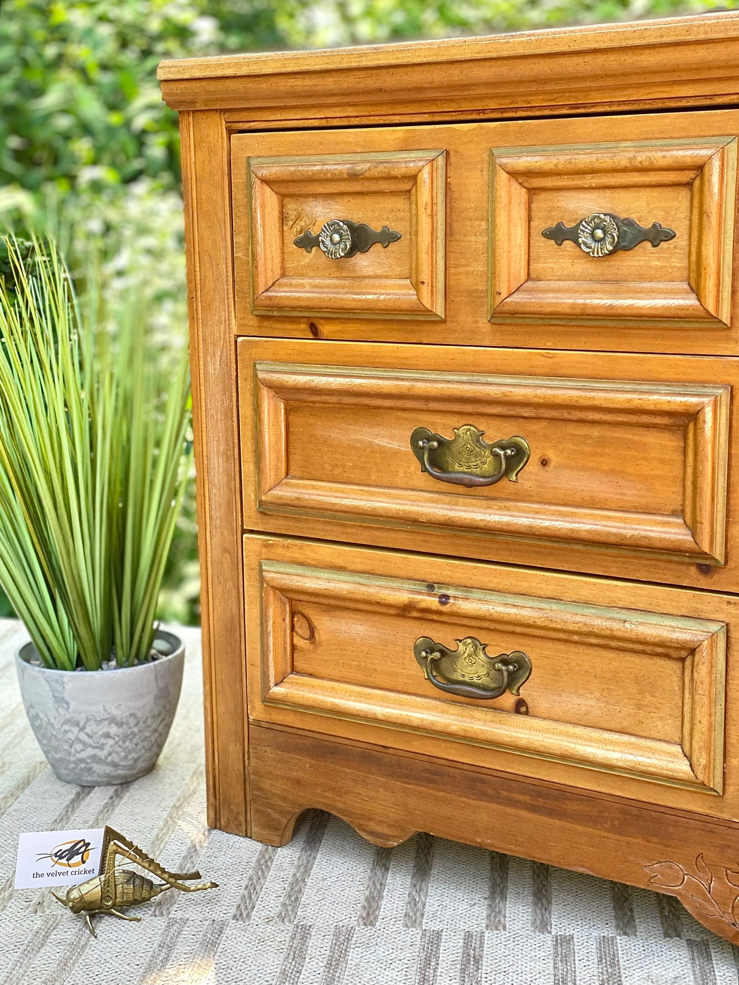 Nice Young-Hinkle Cape Cod 6 Drawer Dresser