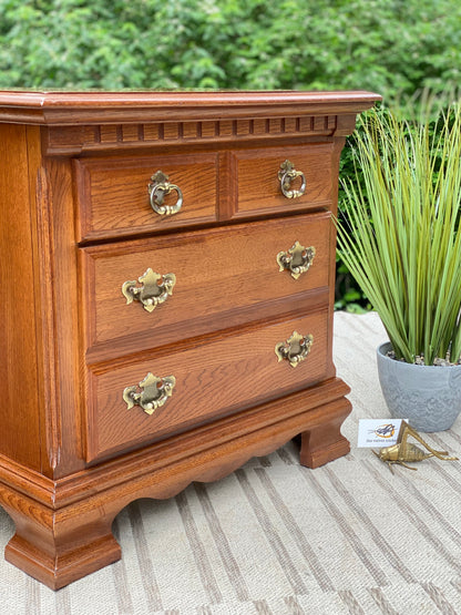 Vintage Pair of Kincaid 2 Drawer Nightstands