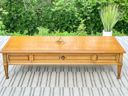 Beautiful Vintage Thomasville Coffee Table