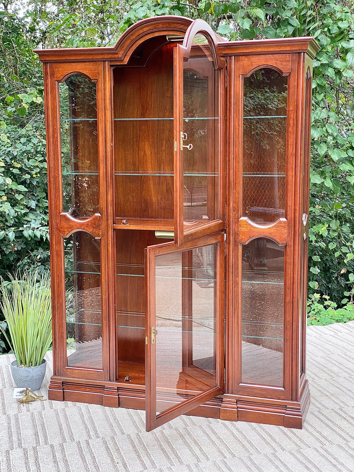 Nice Wooden Jasper 1 Piece Display Case