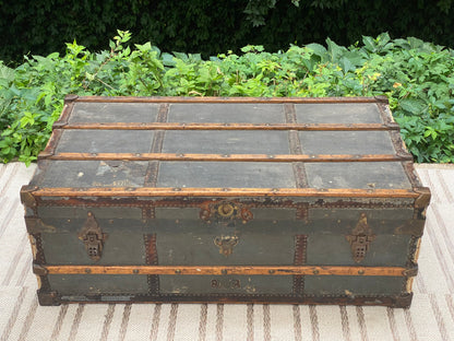 Antique Local Cincinnati Mulhauser Travel Trunk