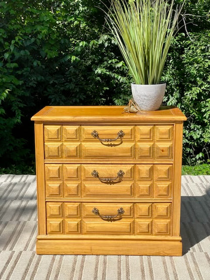 Vintage Wooden 3 Drawer Dresser