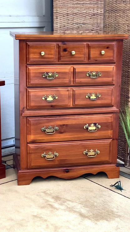 Vintage Broyhill 5 Drawer Dresser