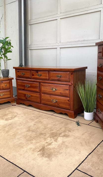 Vintage Broyhill 7 Drawer Dresser