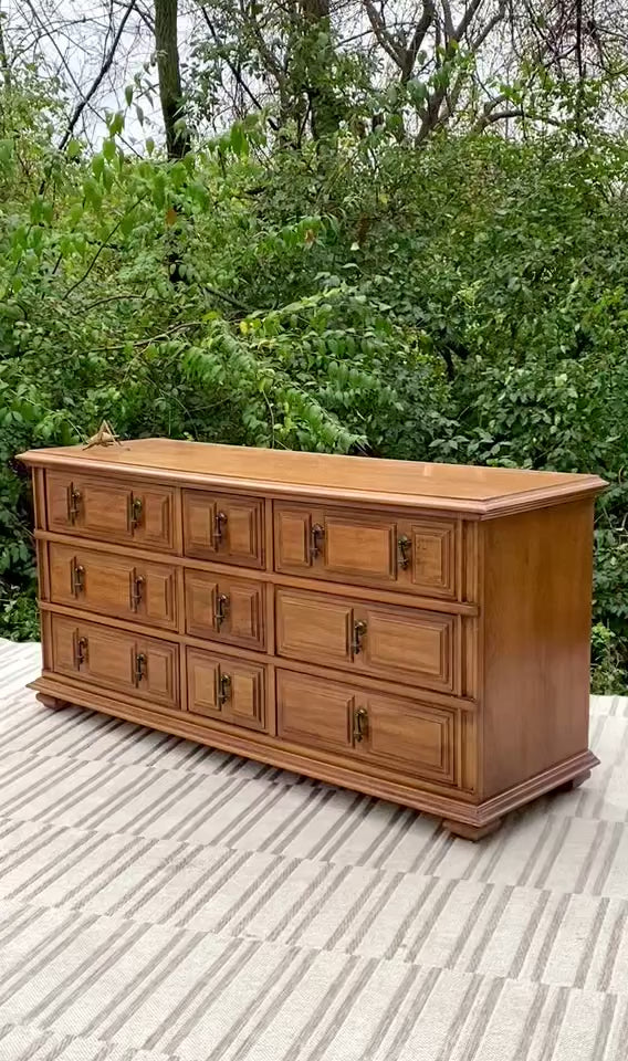 Vintage Thomasville Lowboy 9 Drawer Dresser – The Velvet Cricket