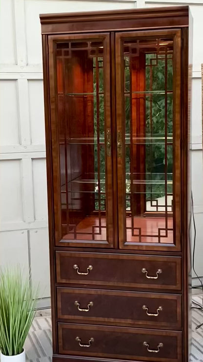 Beautiful Drexel Chippendale Lighted Display Cabinet